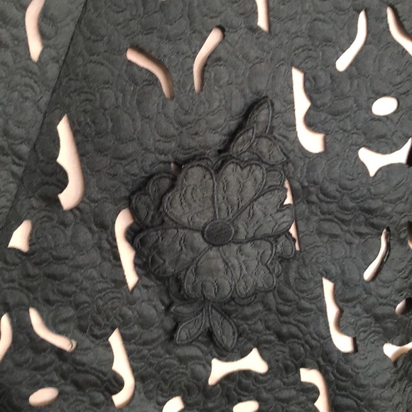 Moulinette Souers Black Cut-Out Floral Appliqué Holiday Cocktail Dress - Picture 5 of 10